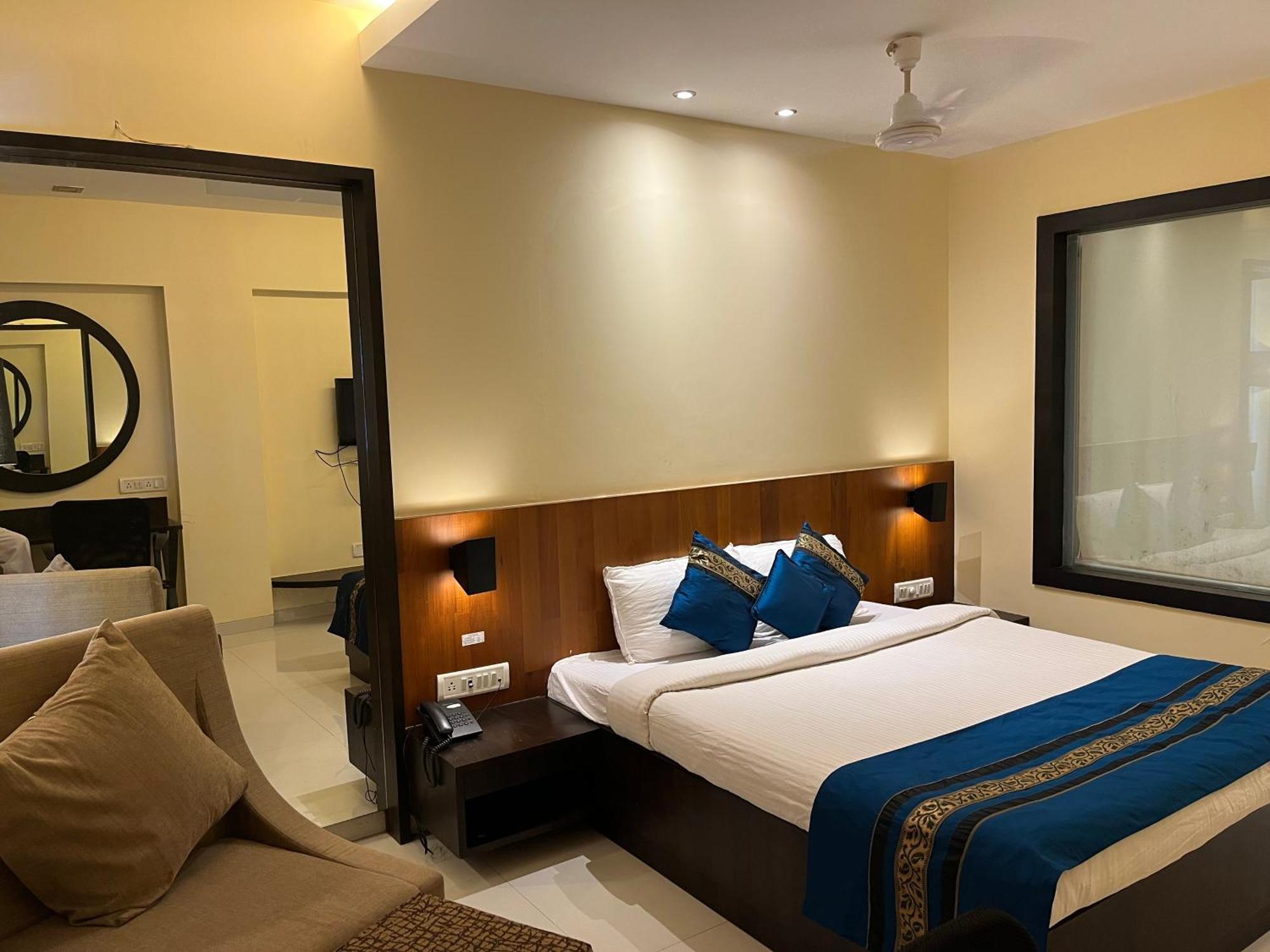 Hotel Landmark Ratnagiri Exterior photo