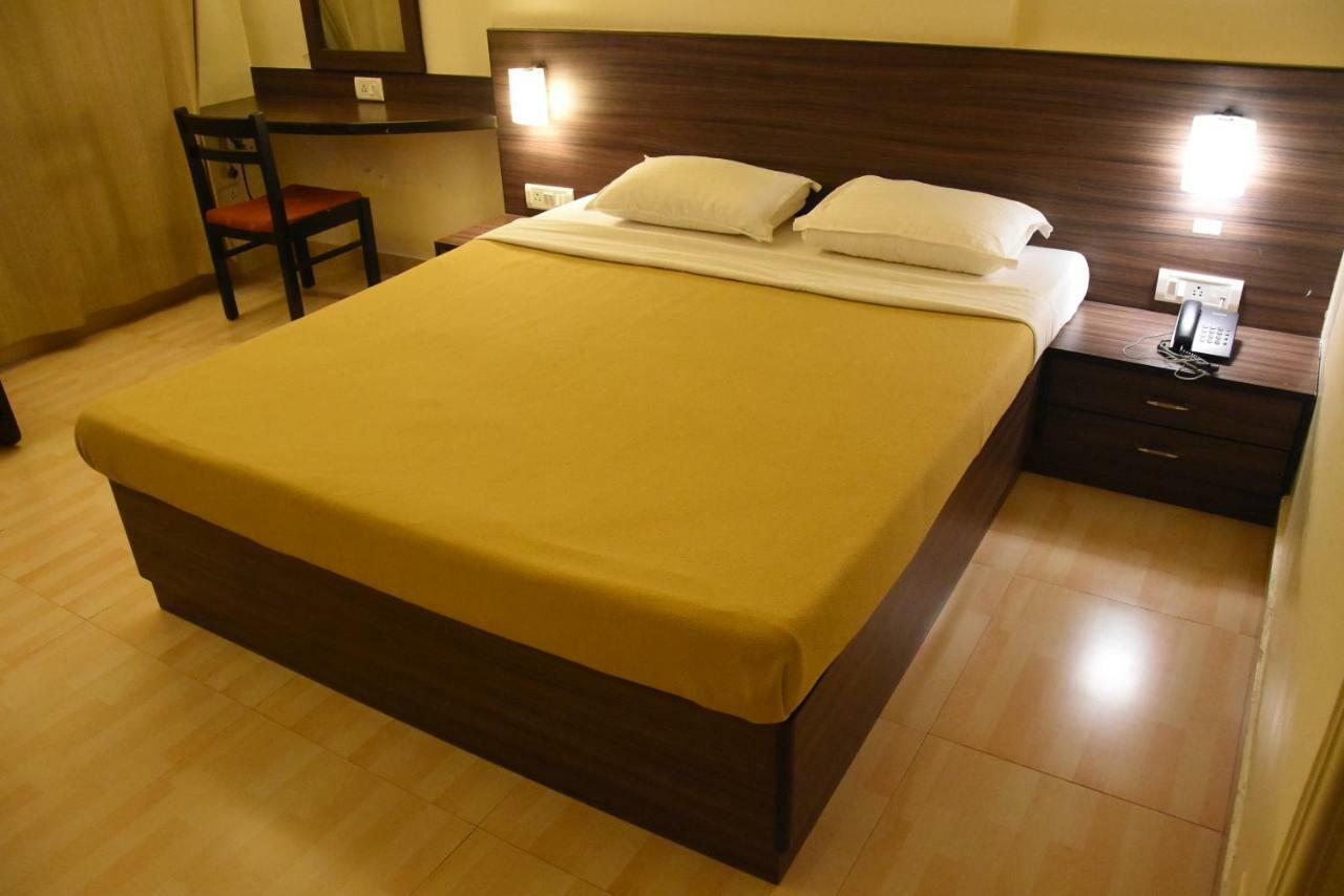 Hotel Landmark Ratnagiri Exterior photo